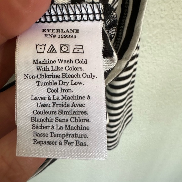 Everlane | The Organic Cotton Turtleneck - Picture 7 of 12